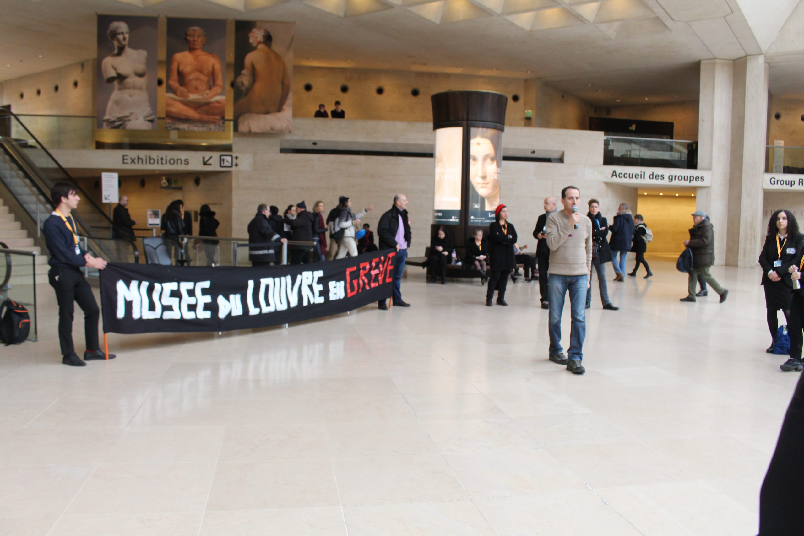 Funcionários do Louvre contra a reforma da previdência